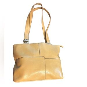 Elegant Tan Leather Shoulder Bag